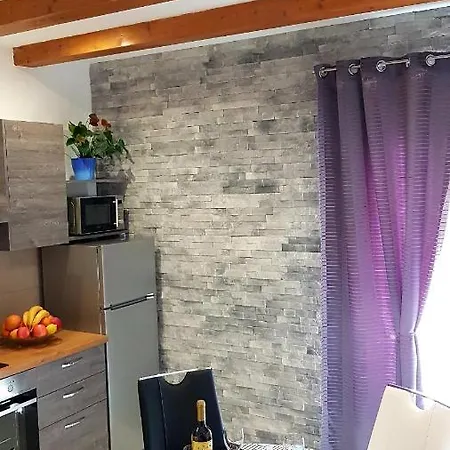 Dinko * Podstrana