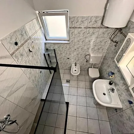 Dinko Podstrana