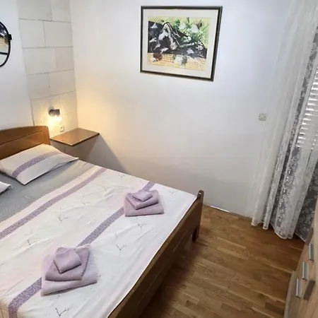 Dinko Podstrana
