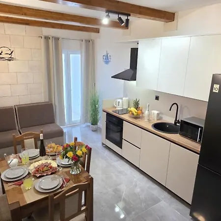 Dinko Apartmán Podstrana